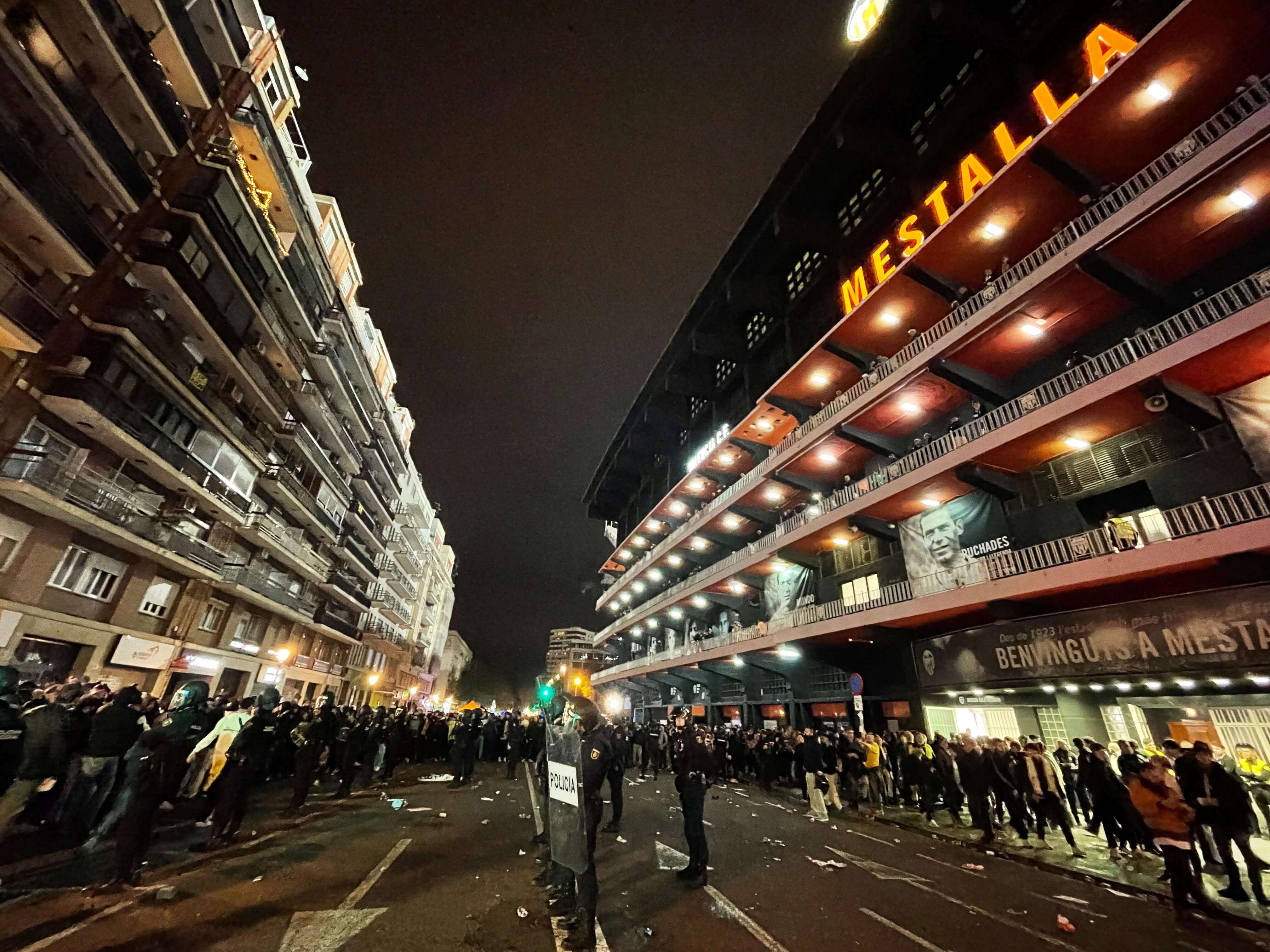 Policía en Mestalla