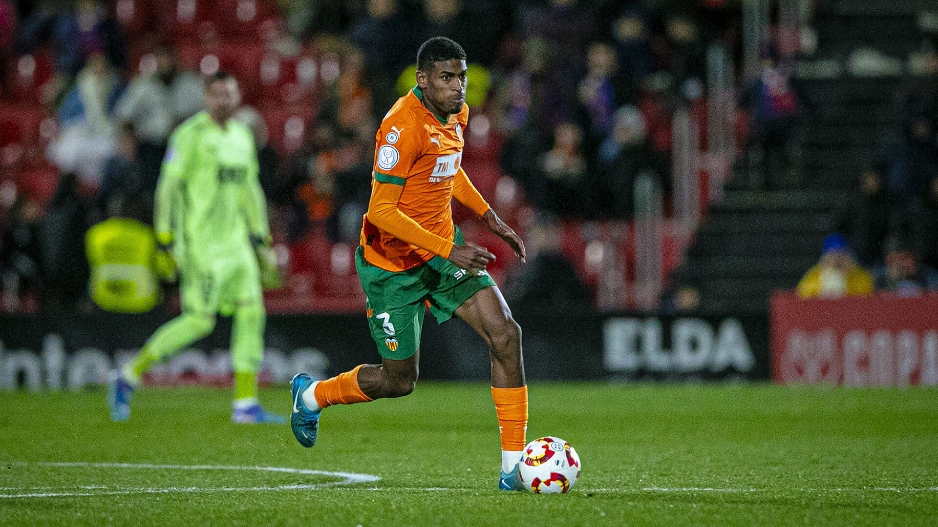 Cristhian Mosquera, ante el CD Eldense (Foto: Valencia CF).