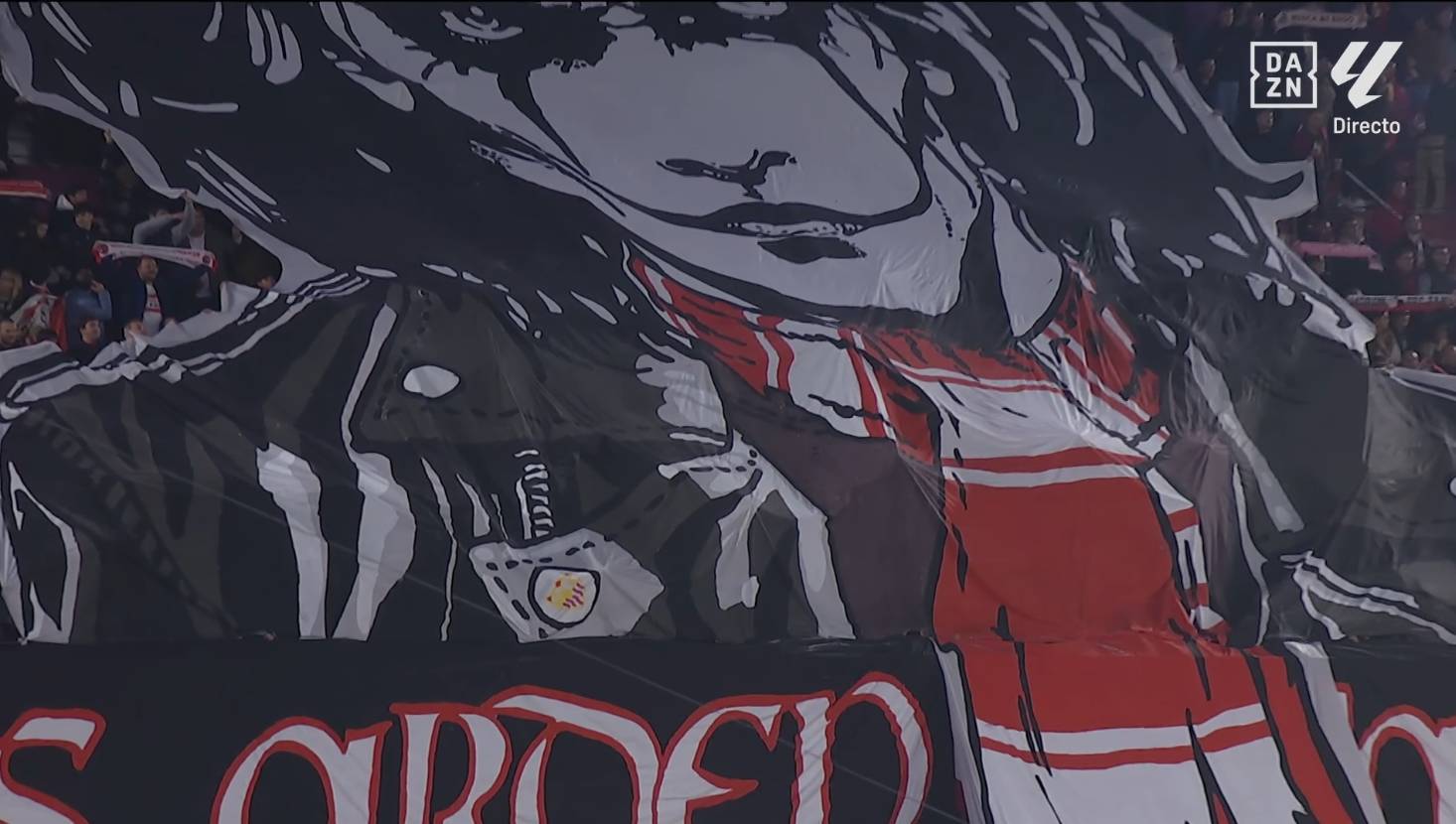 Detalles del tifo de Biris Norte. 