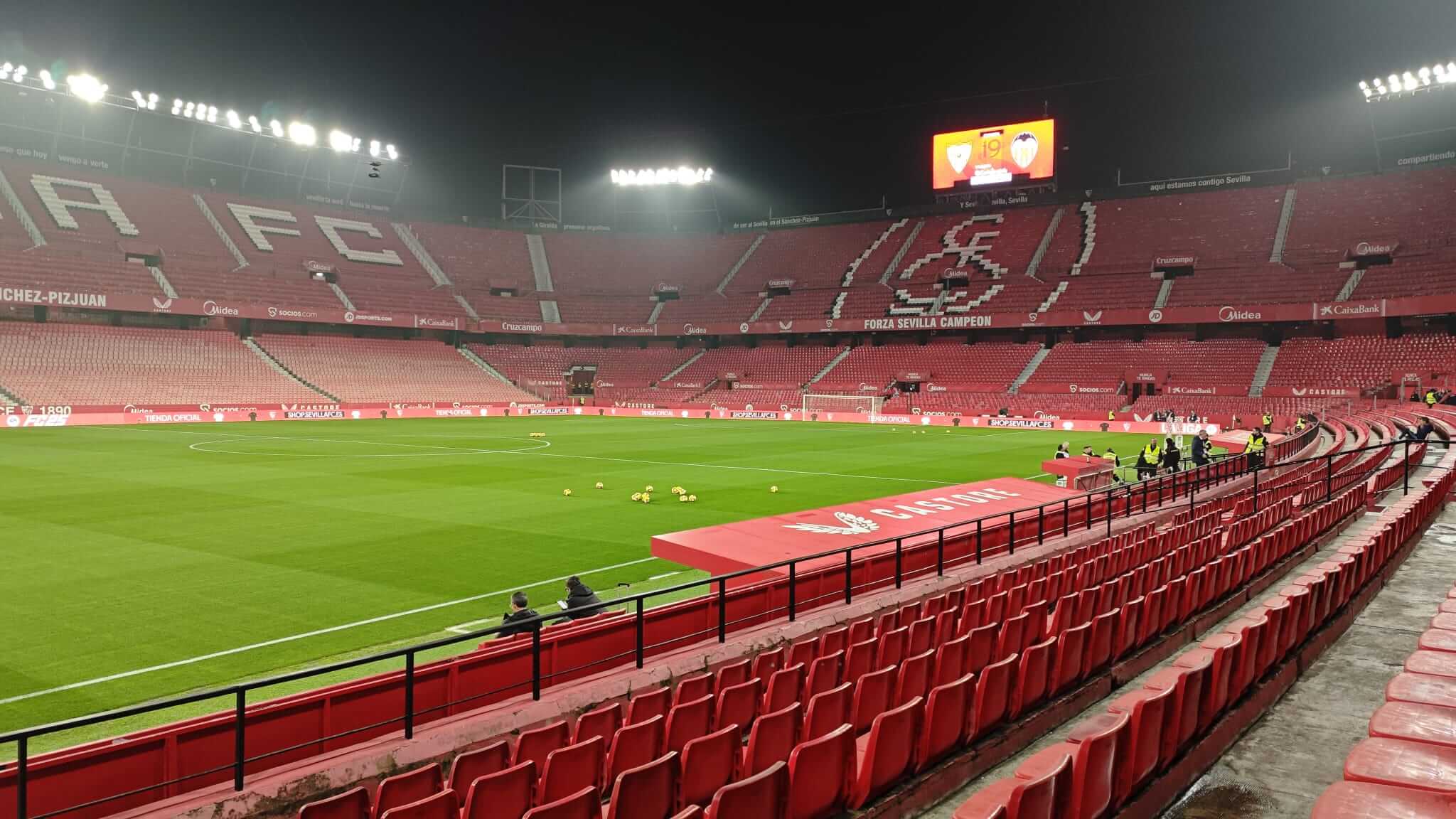 El Sánchez-Pizjuán, en la previa del encuentro ante el Valencia (Foto: Basilio García). 