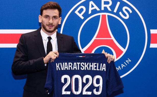 Kvaratskhelia ficha por el PSG (FOTO: PSG).