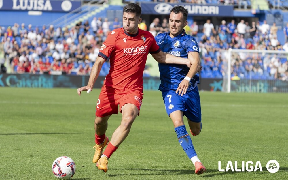 Nacho Vidal dispara a puerta en un partido con Osasuna (Foto: LALIGA).