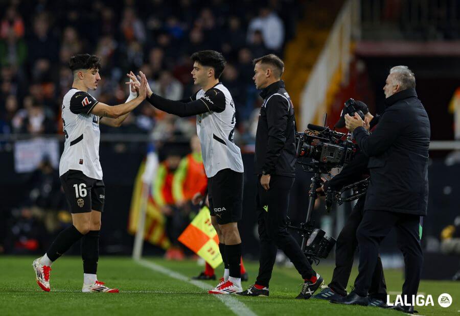 Fran Pérez entra por Diego López (Foto: LALIGA).