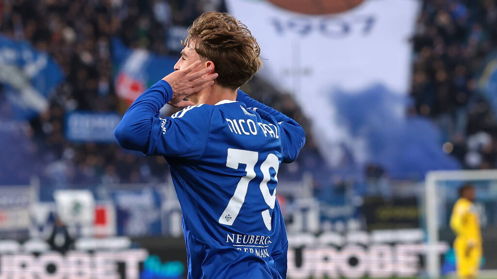 Nico Paz celebrando su gol contra el Atalanta (Cordon Press)