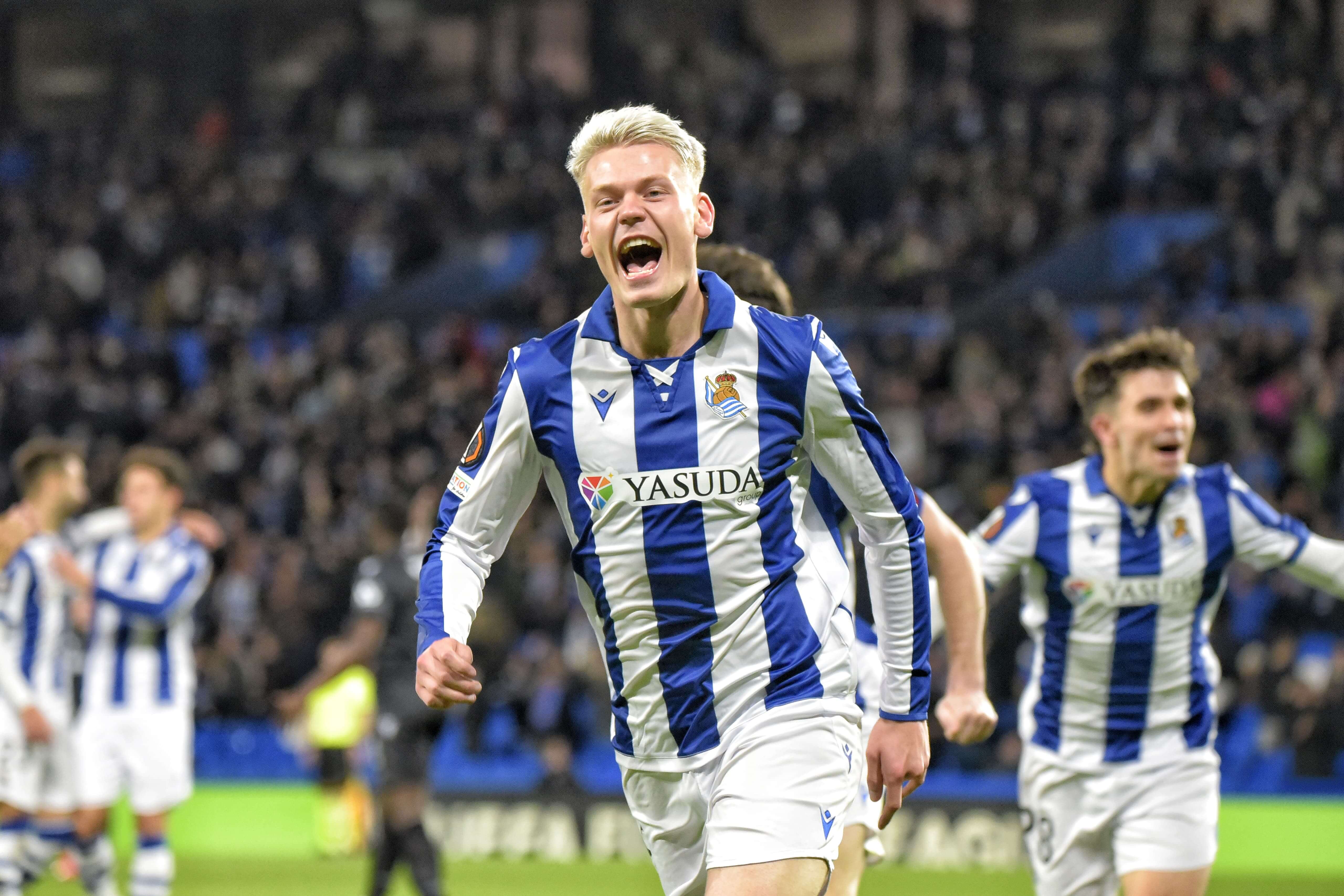 Oskarsson celebra su segundo gol al PAOK de Salónica (Foto: Giovanni Batista).