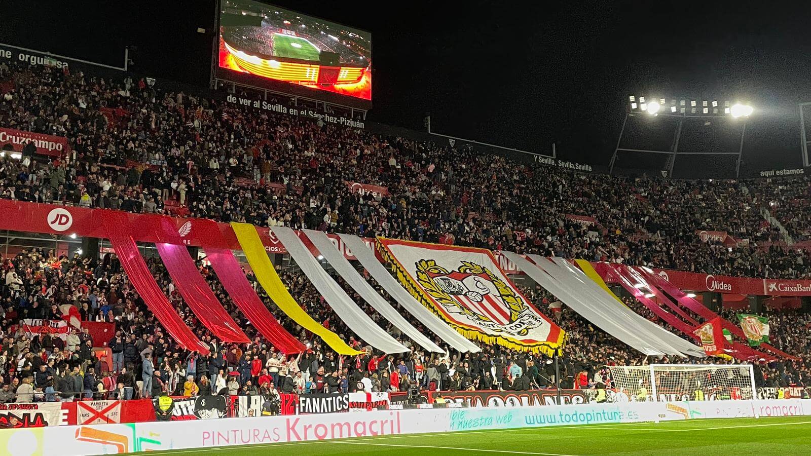 Imagen de, tifo (foto: Kiko Hurtado)..jpg