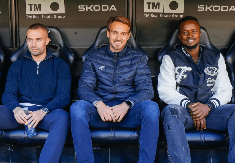 Franquesa, Sergio y Cissé apoyando al equipo en Valencia.