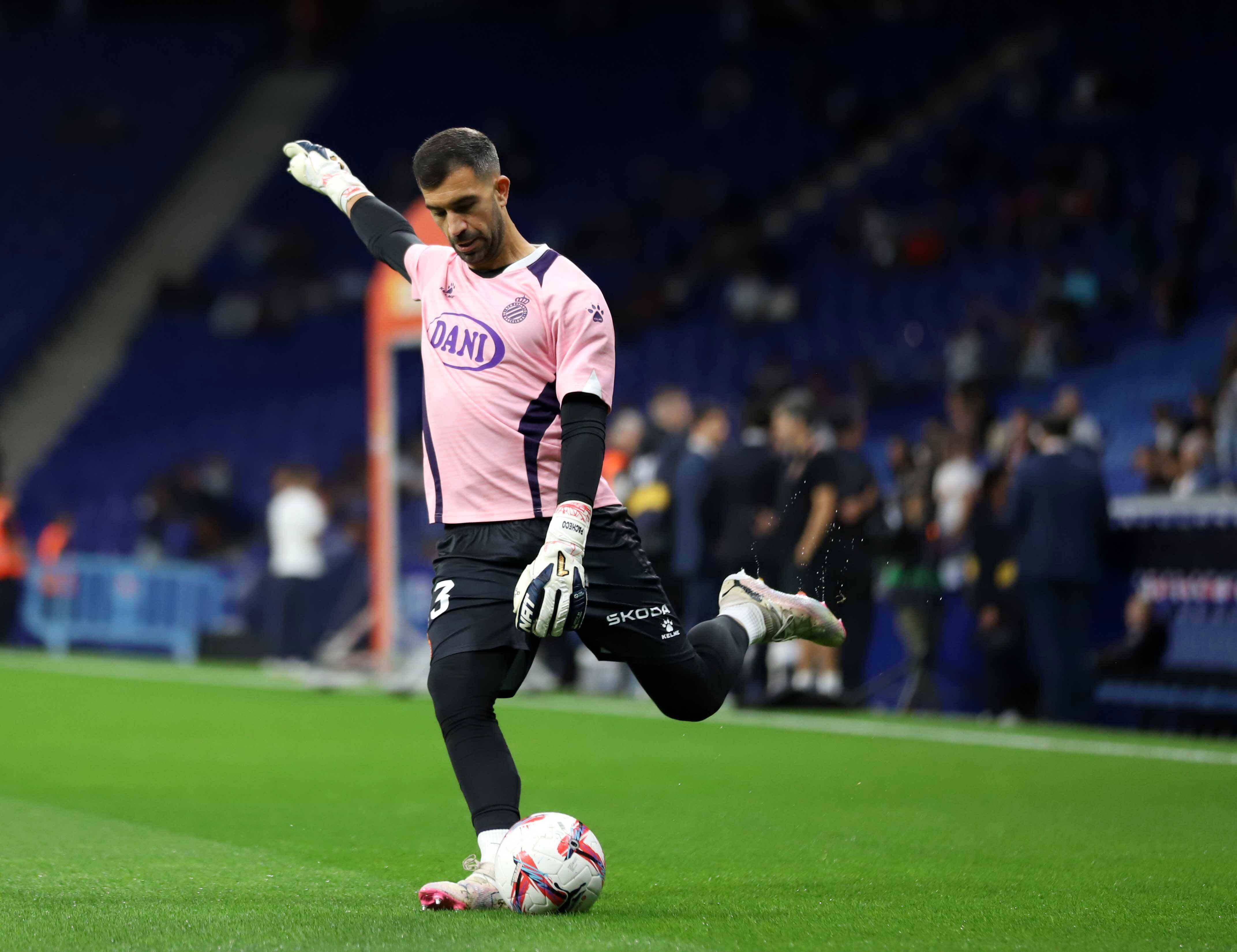 Fernando Pacheco, en un calentamiento con el Espanyol (Foto: Cordon Press).