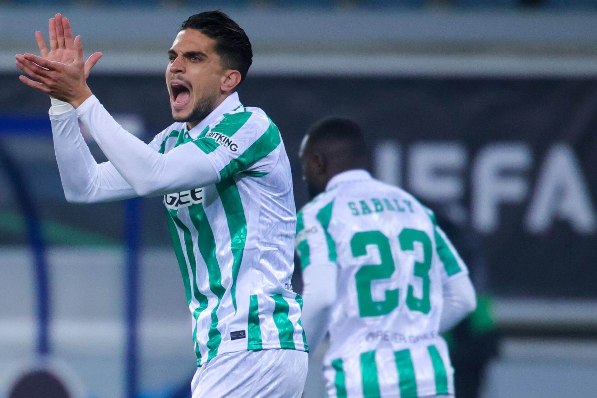 Marc Bartra, ante el Gent (Foto: EFE). 