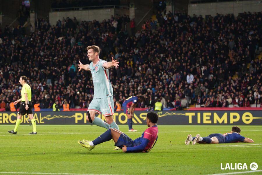 Sorloth celebra su gol en Barcelona. (Foto: LALIGA)