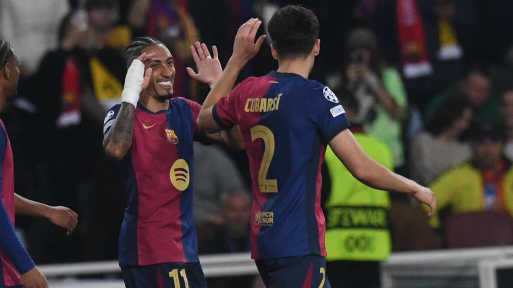 Raphinha y Cubarsí celebrando el primer gol del Barcelona (Cordon Press)