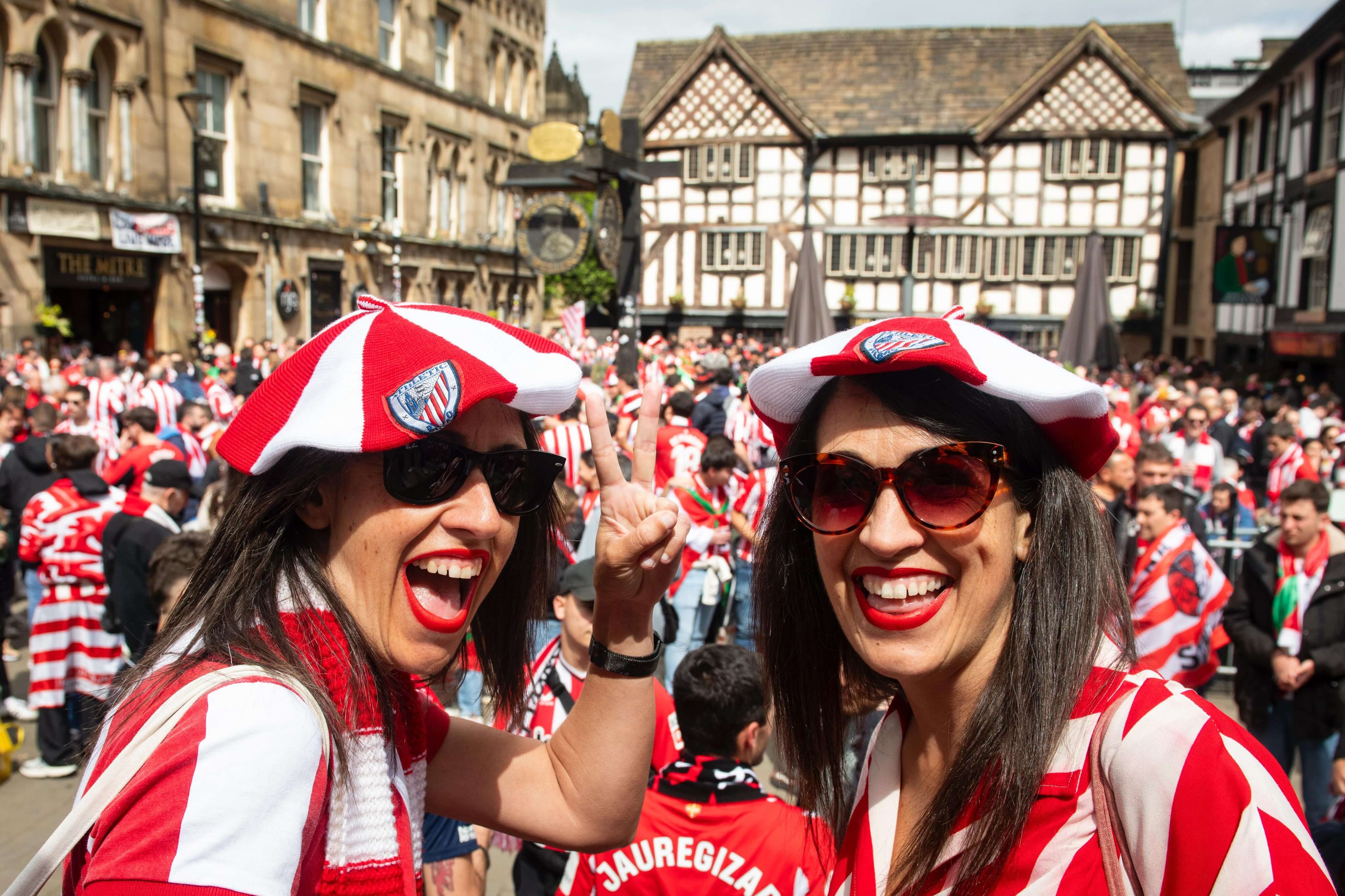 Los aficionados disfrutan del día en Manchester (Foto: Athletic Club).