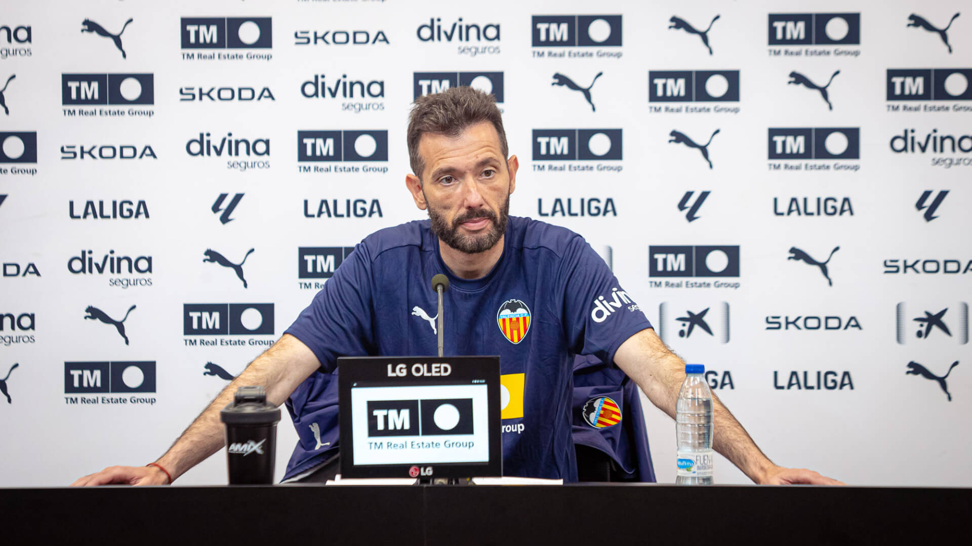Carlos Corberán en sala de prensa