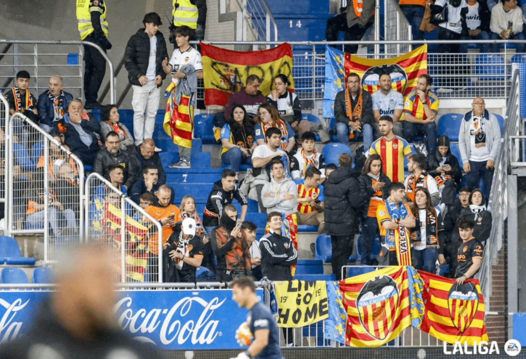 La afición del Valencia CF, presente en Mendizorrotza
