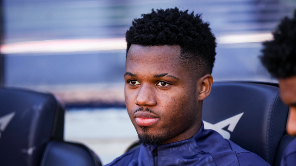 Ansu Fati en el banquillo del Barça (Cordon Press)