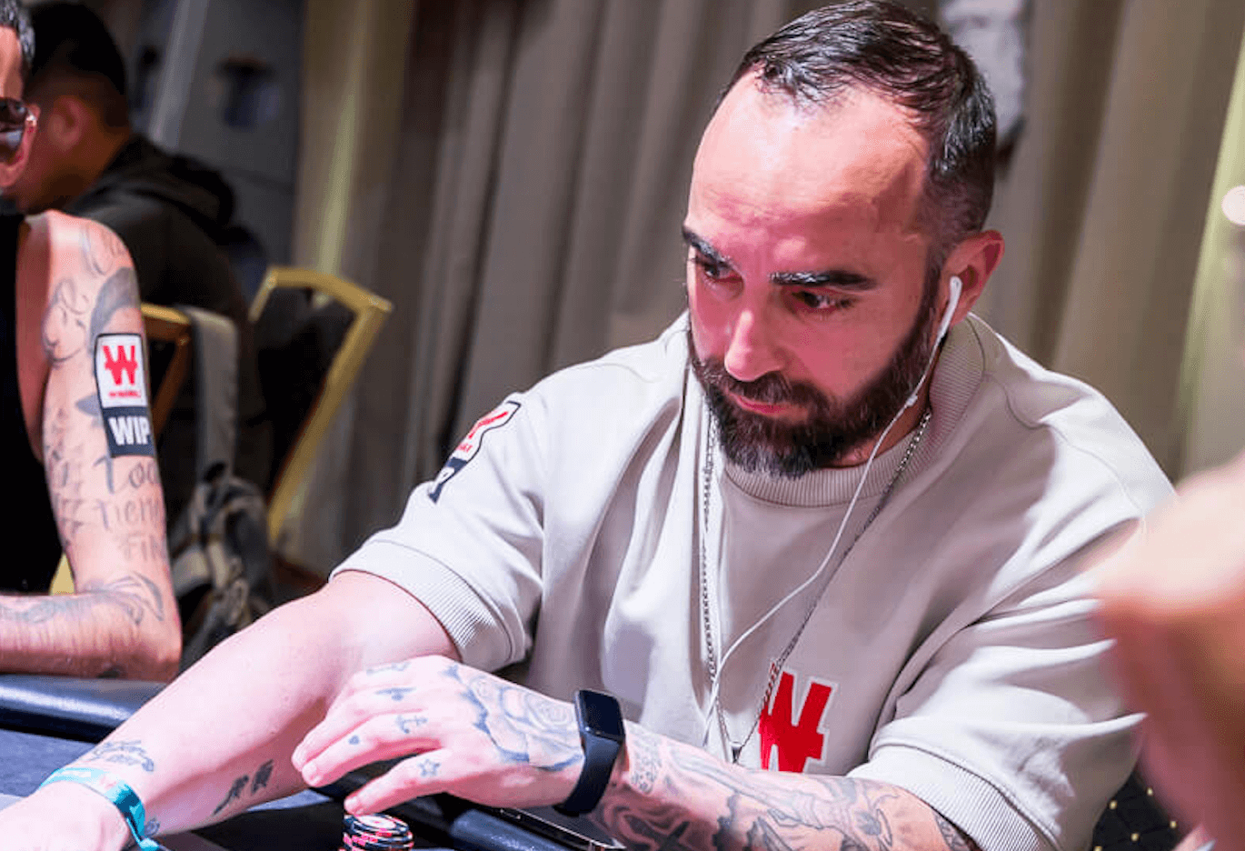 Ricardinho juega al póker