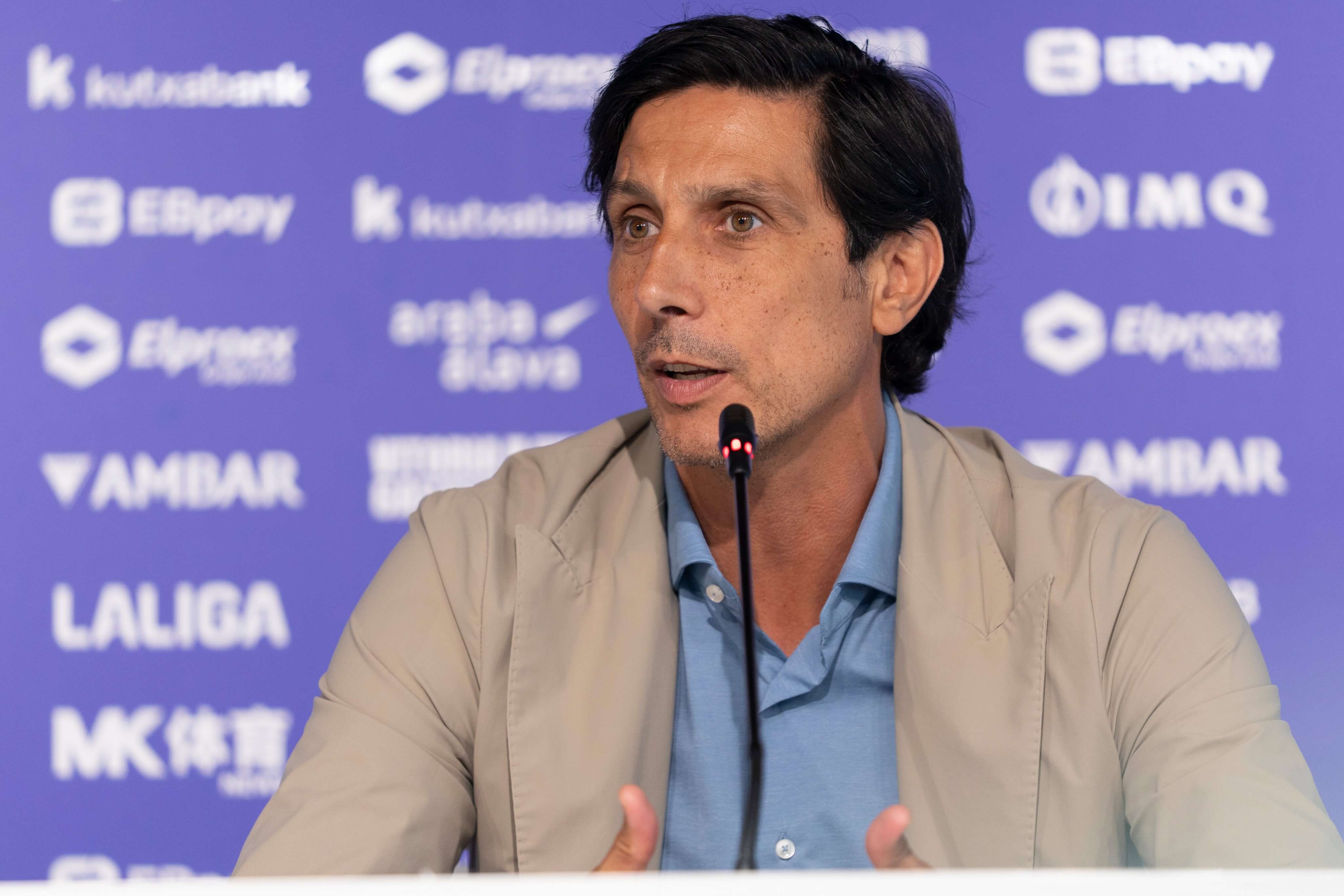 Sergio Fernández, en la presentación de Pablo Ibáñez con el Deportivo Alavés (Foto: DA).