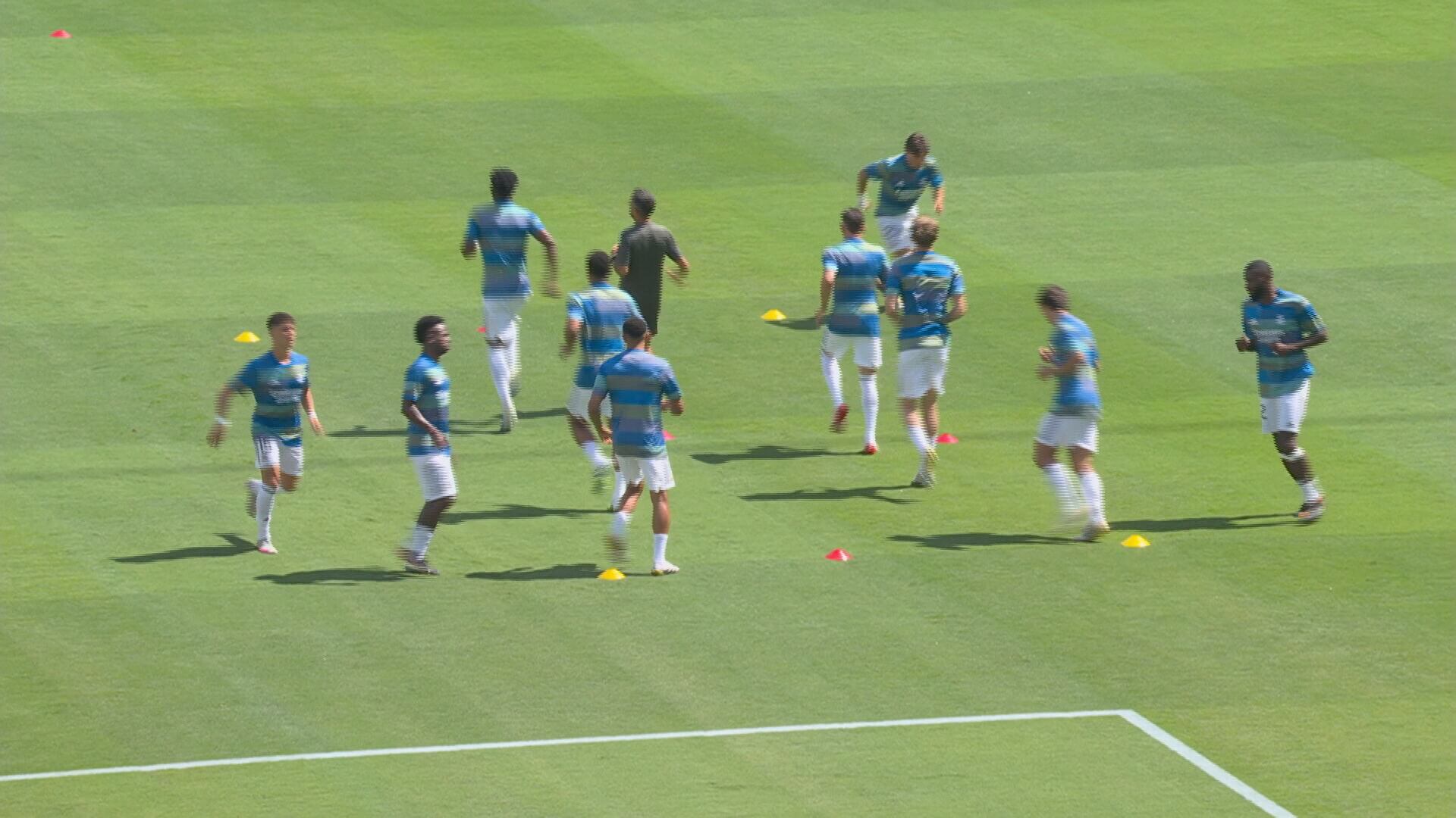 Los jugadores del Madrid calentando antes del Borussia