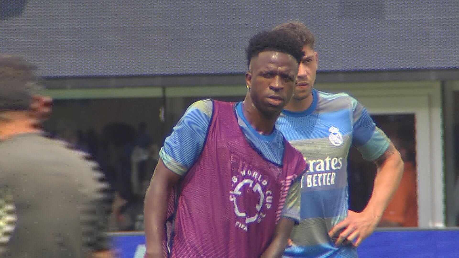 Vinicius en el calentamiento