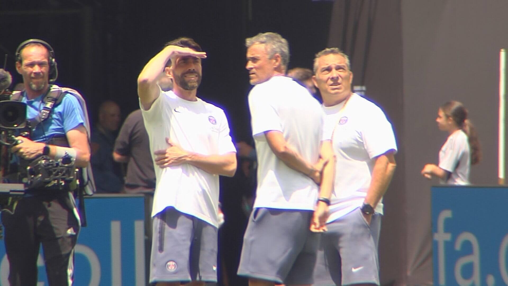 Luis Enrique y su cuerpo técnico en el MetLife Stadium