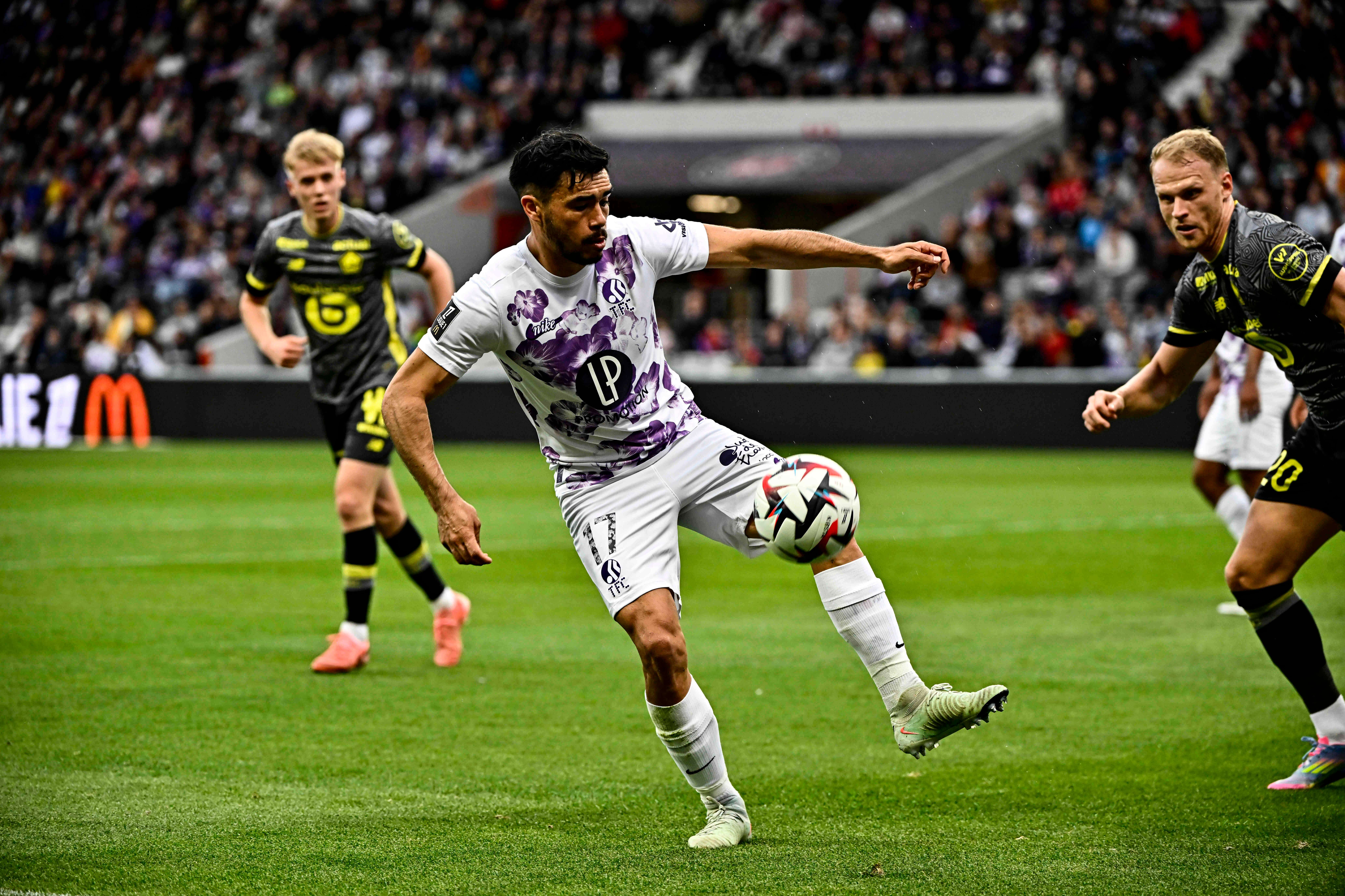 Gabriel Suazo en un encuentro con el Toulouse. (Foto: Cordon Press)