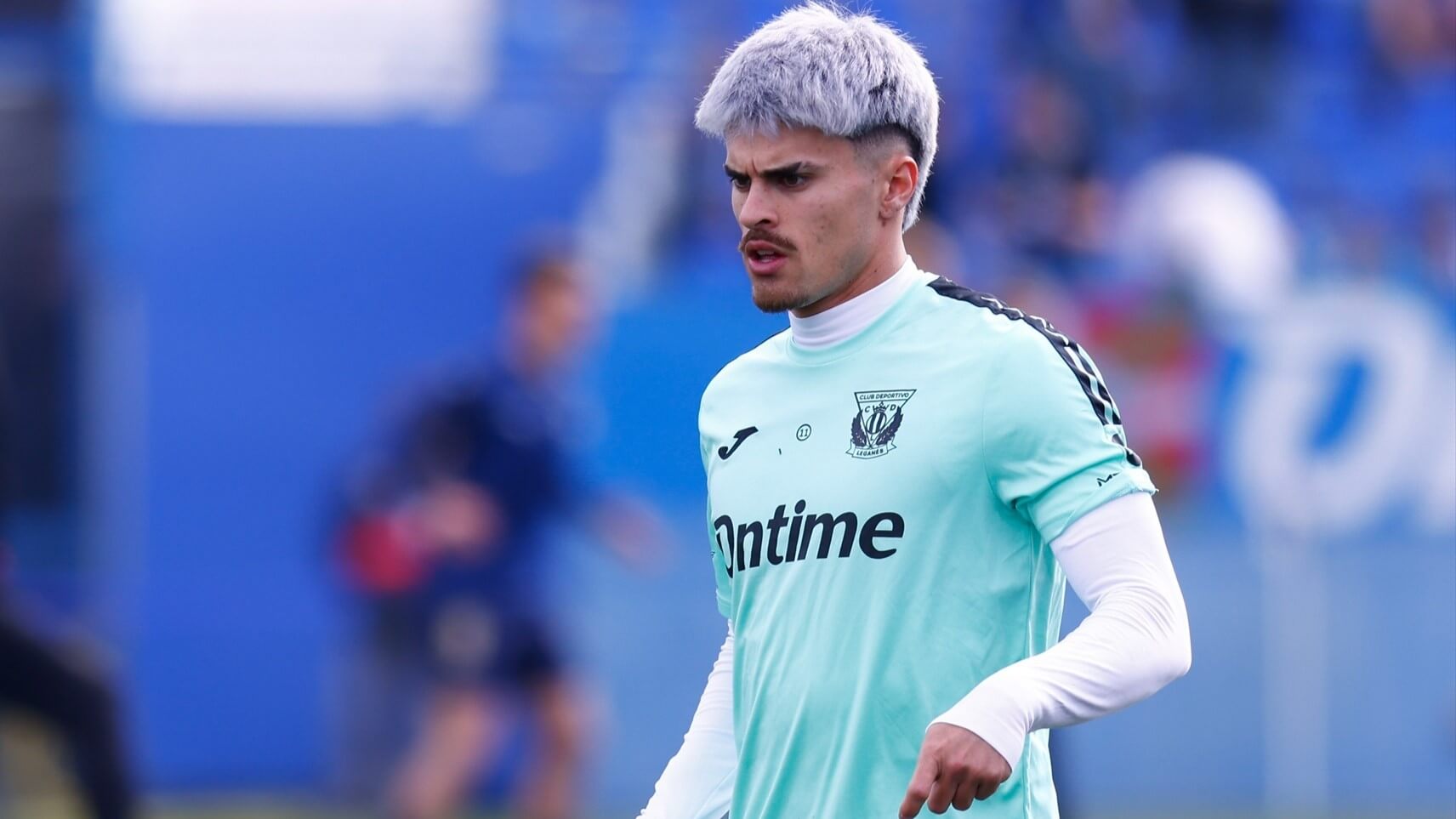 Juan Cruz calienta con el CD Leganés (Foto: EuropaPress).