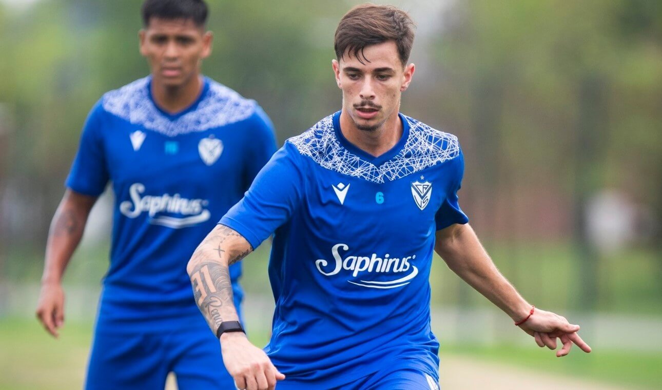 Valentín Gómez, con Vélez.
