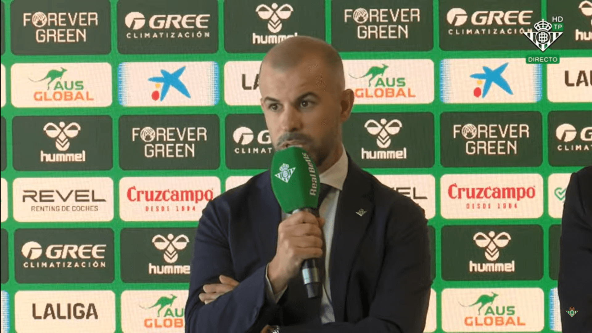 Manu Fajardo, en la presentación de Junior Firpo.