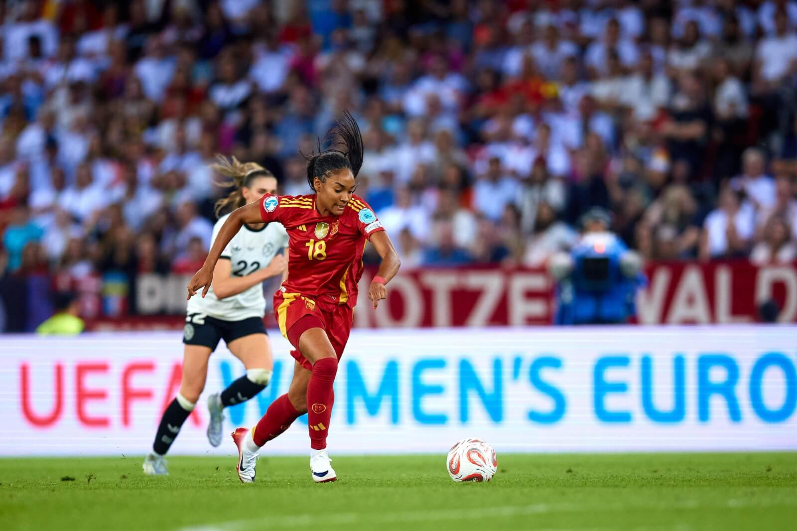 Salma Paralluelo ante Alemania. (Foto: Selección Española Femenina)