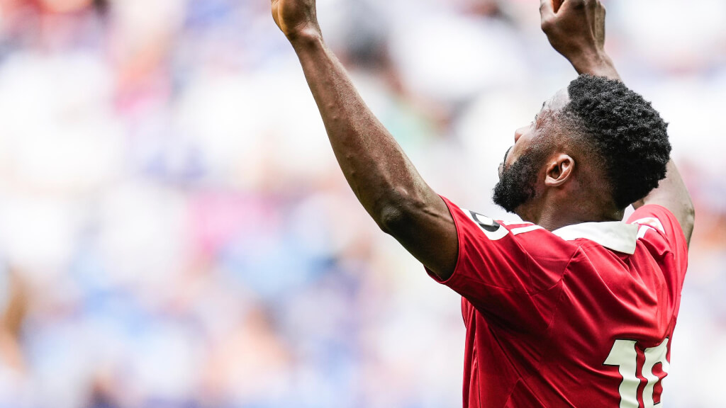 Kelechi Iheanacho, celebrando su gol ante el Schalke 04 (Foto: SFC).