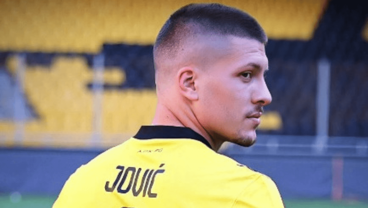 Luka Jovic, tras fichar por el AEK Atenas (Foto: Instagram).