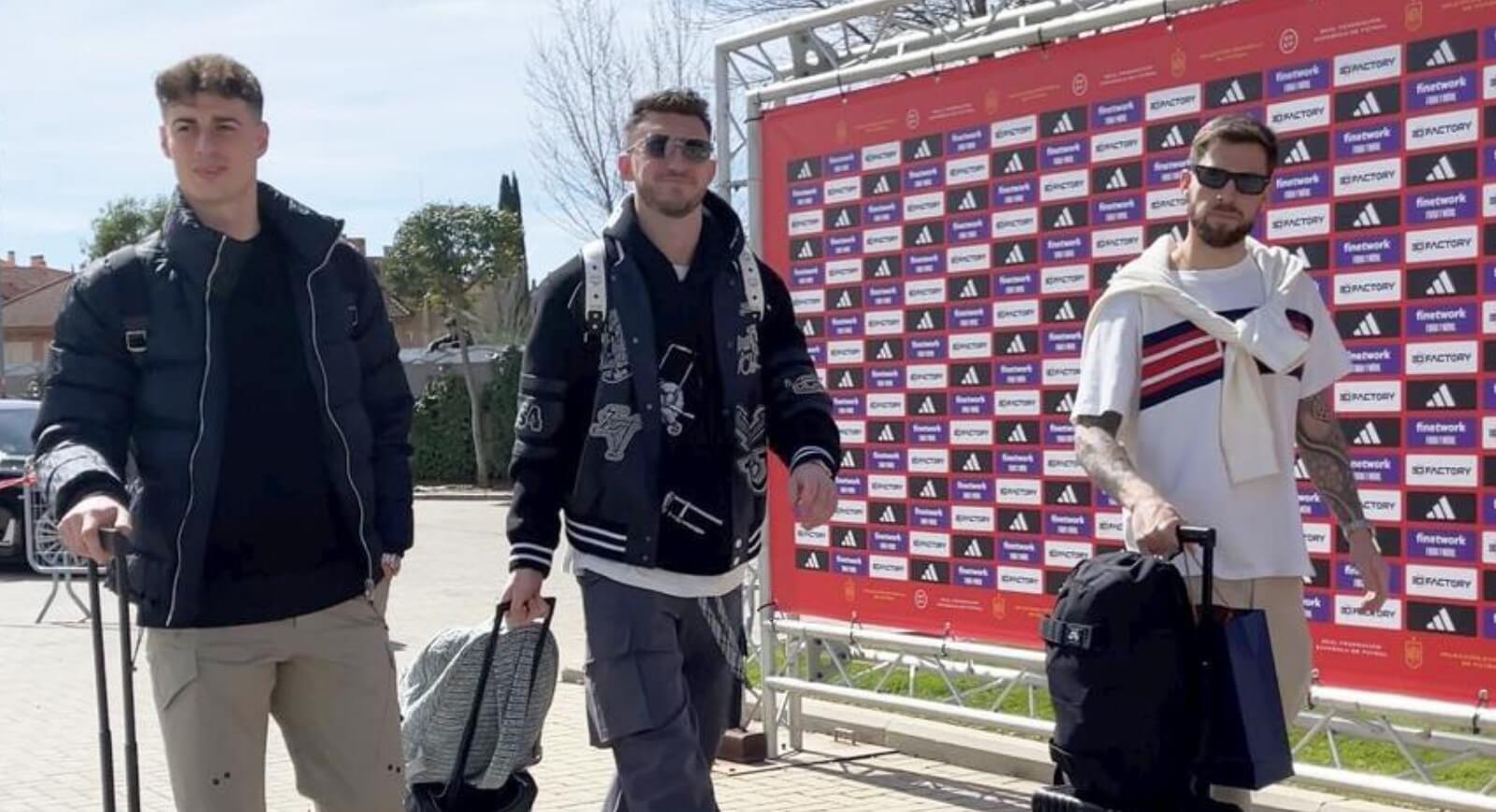 Kepa Arrizabalaga, Aymeric Laporte e Íñigo Martínez, con la Selección (Foto: RFEF).