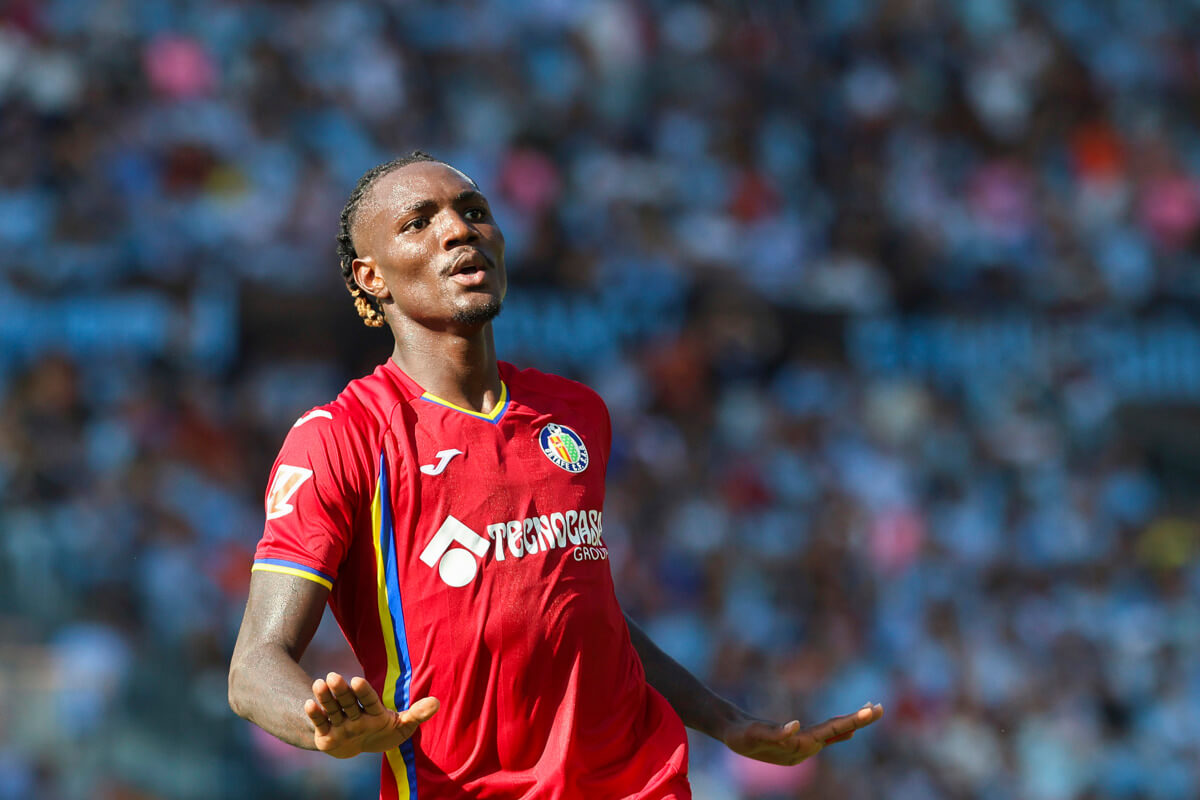 Christantus Uche se lamenta en el Celta-Getafe (Foto: EFE).