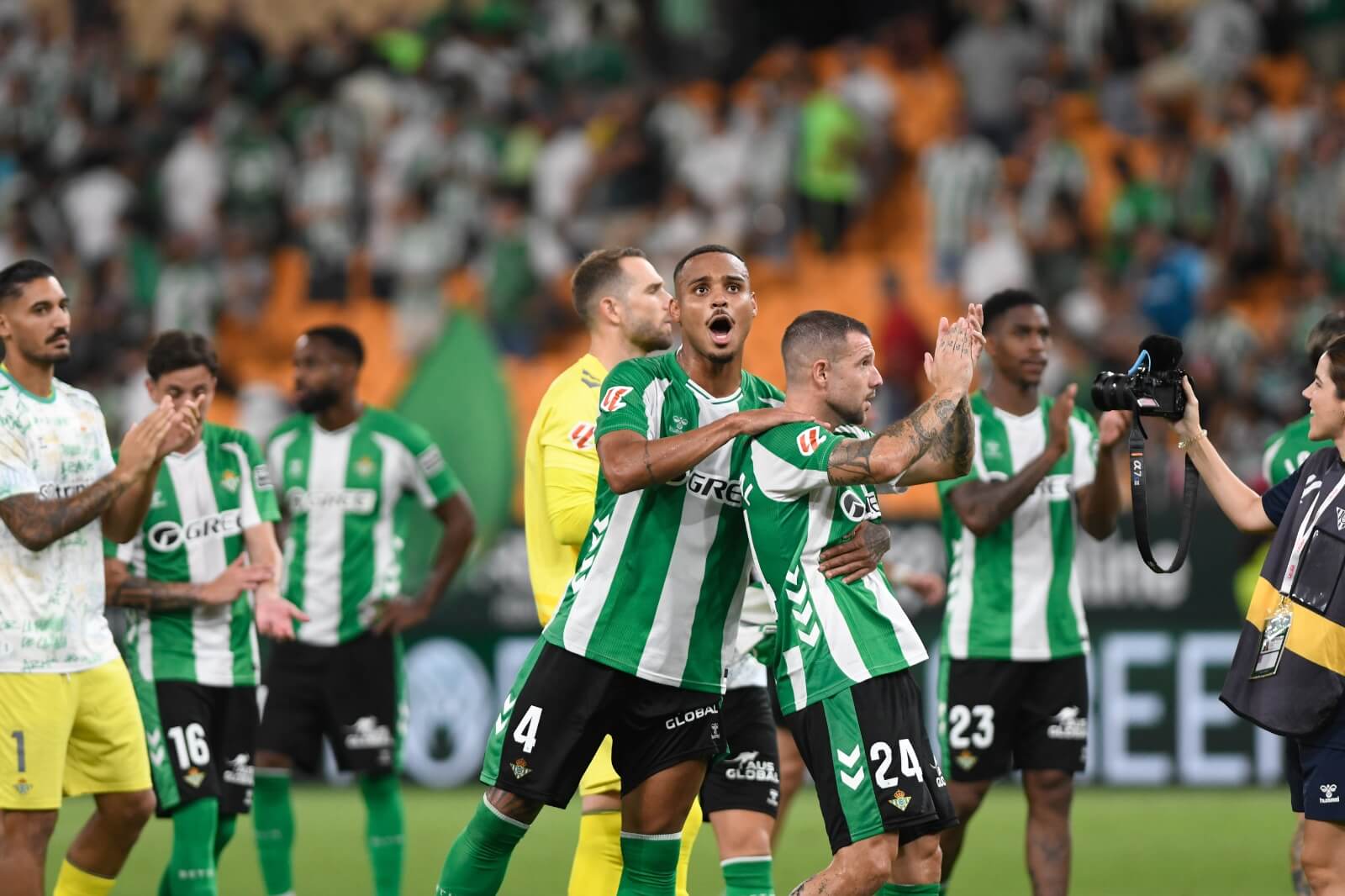 Natan celebra la victoria del Betis al Alavés (Foto: Kiko Hurtado)