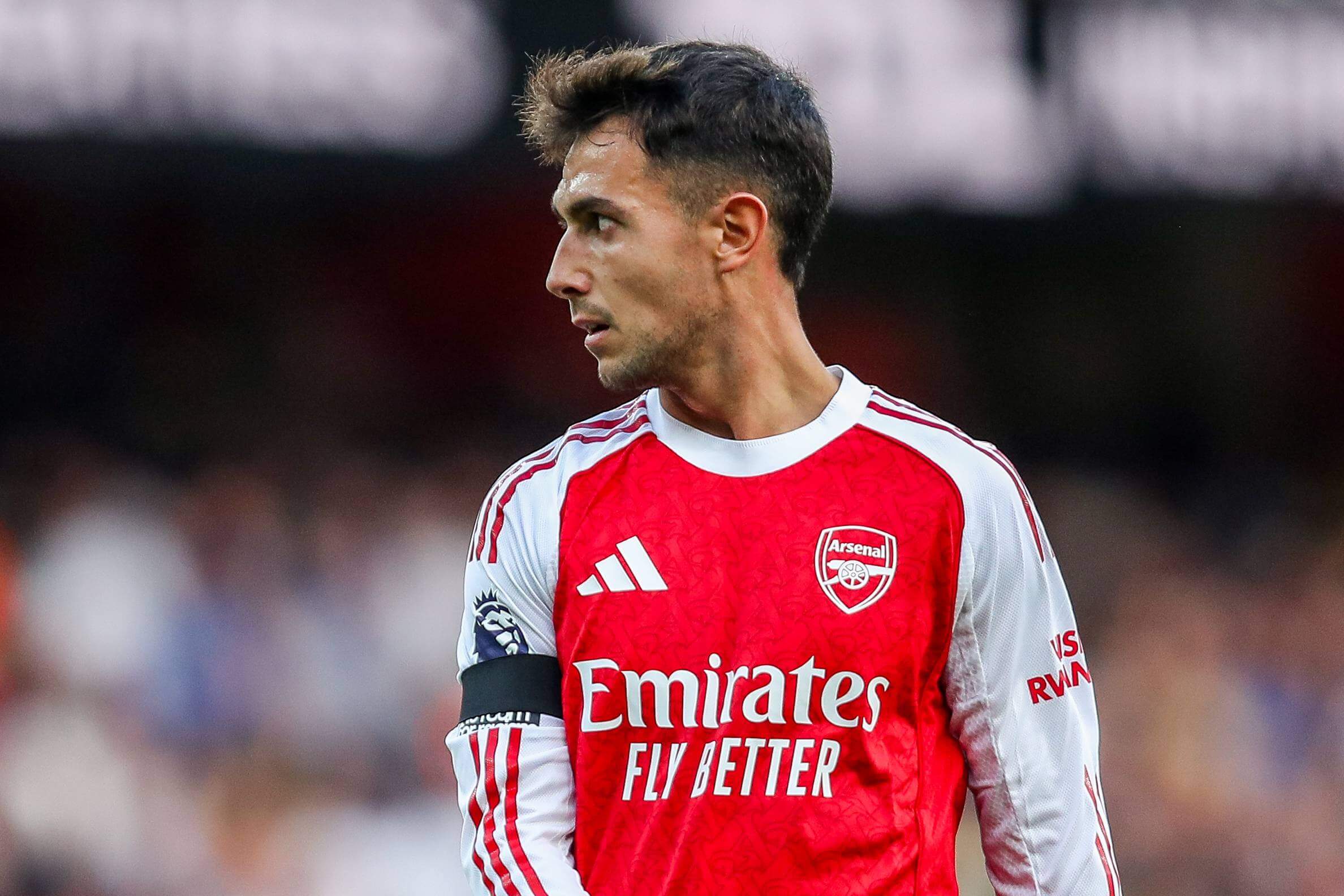 Martin Zubimendi, en un partido del Arsenal (FOTO: Cordón Press).