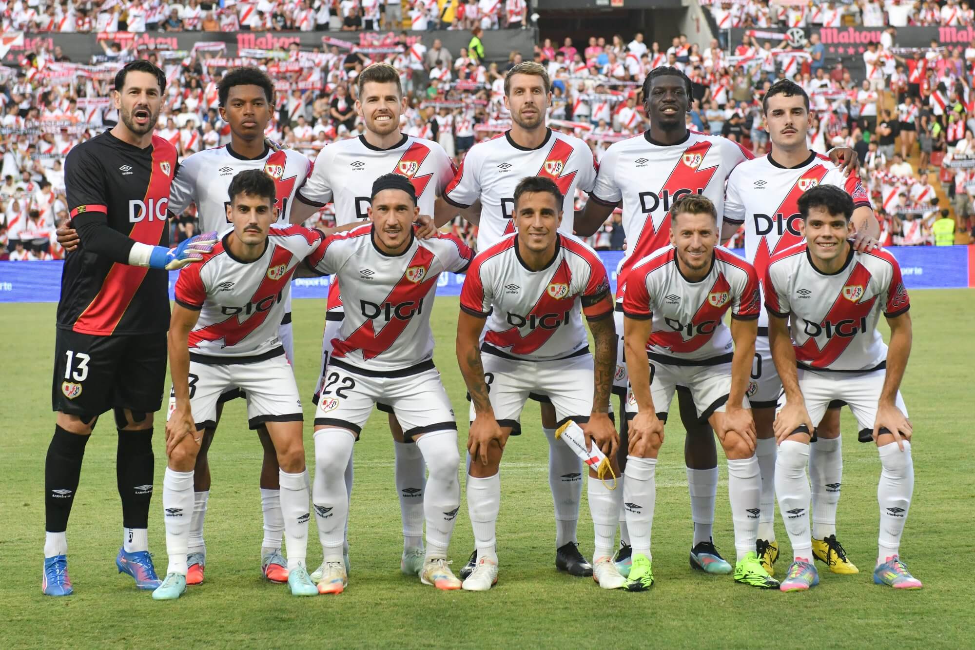 El Rayo Vallecano, en la previa de la Conference League (Foto: X).