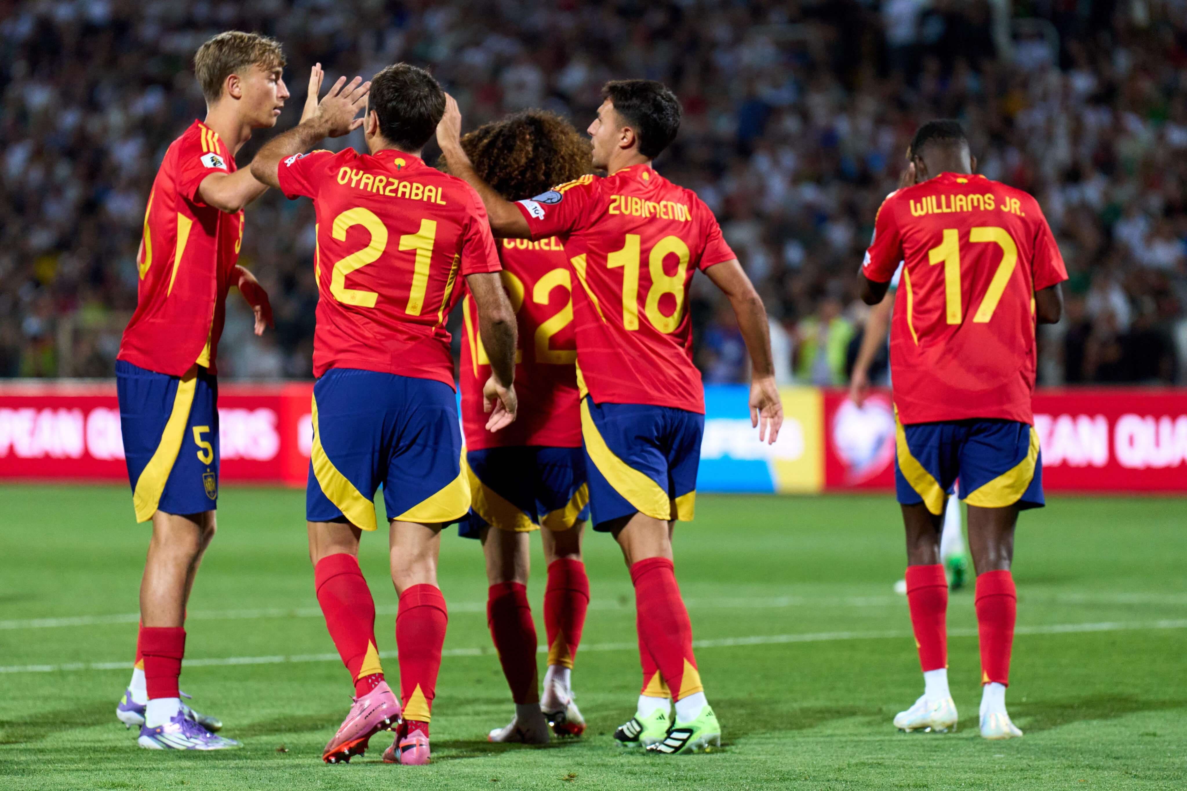 Los jugadores de España celebran un gol ante Bulgaria (Foto: X).