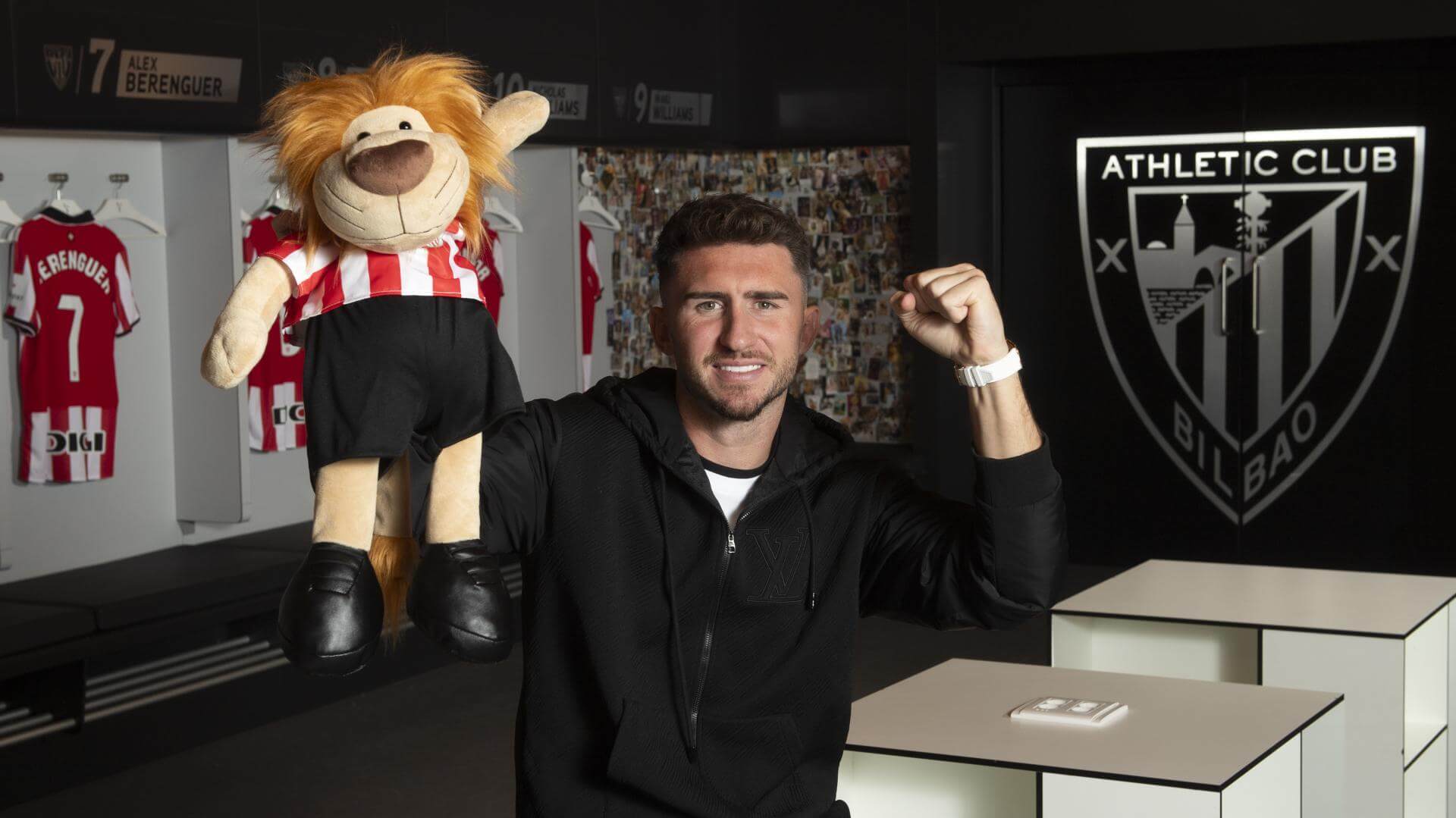 Aymeric Laporte, en el vestuario de San Mamés (Foto: Athletic Club).