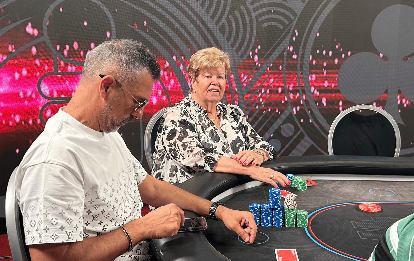 Rosario en la mesa televisada