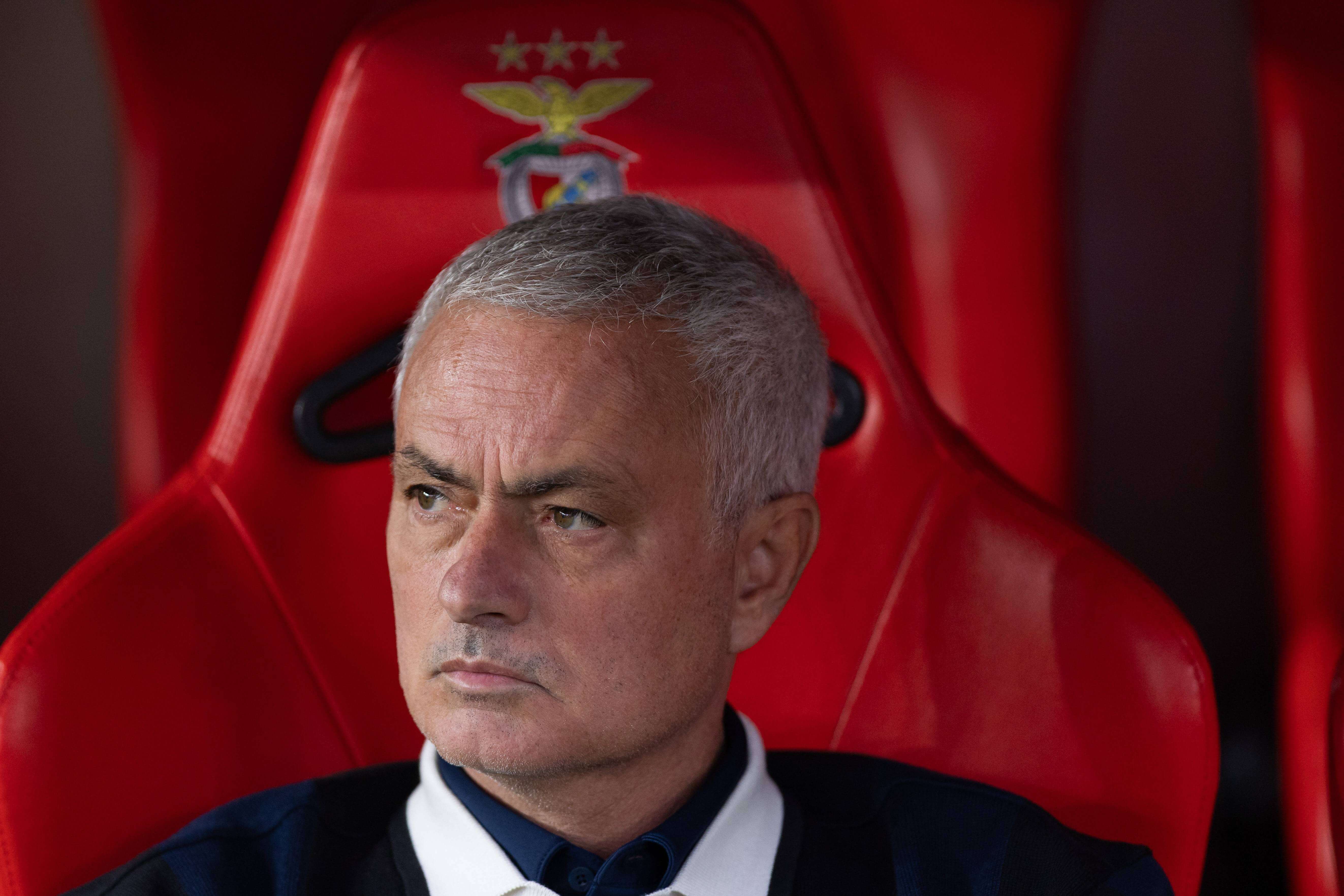 José Mourinho, durante el Benfica-Fenerbahce de previa de Champions (Foto: Cordon Press).