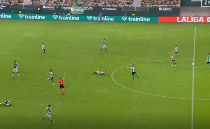 El lío de la tarjeta que ha visto Amrabat.