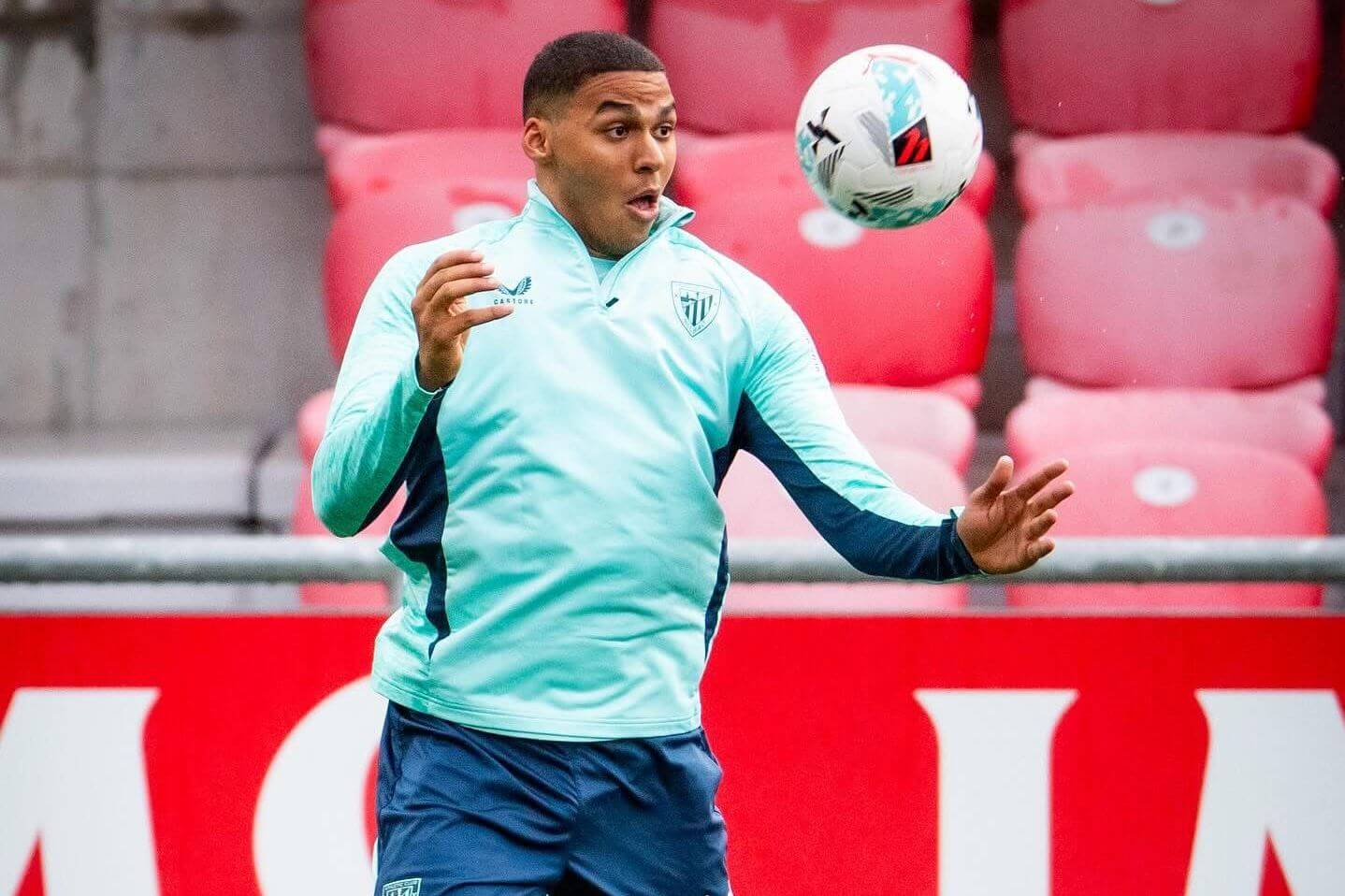Control de Maroan Sannadi en un entrenamiento en Lezama (Foto: Athletic Club).