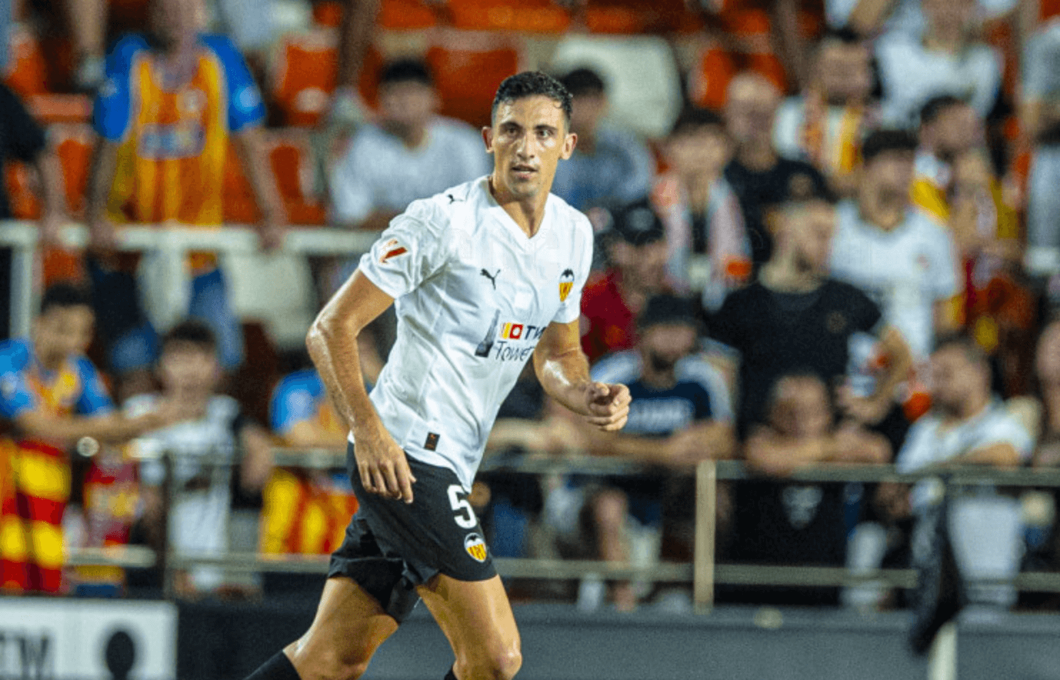 César Tárrega, insustituible en el once titular (Foto: ValenciaCF)