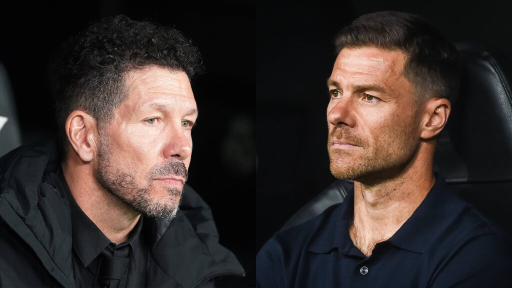 Simeone y Xabi Alonso en un partido (Cordon Press)
