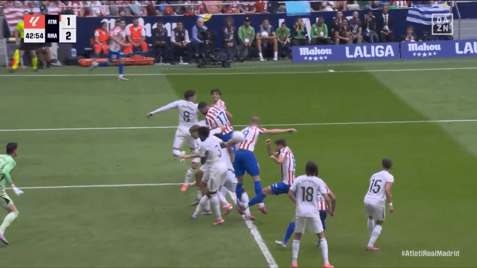 El gol con la mano de Clément Lenglet en el Atlético-Real Madrid.