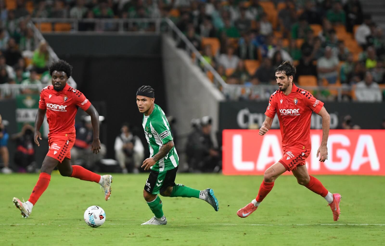 Cucho Hernández, ante Osasuna en La Cartuja. (Foto: Kiko Hurtado)