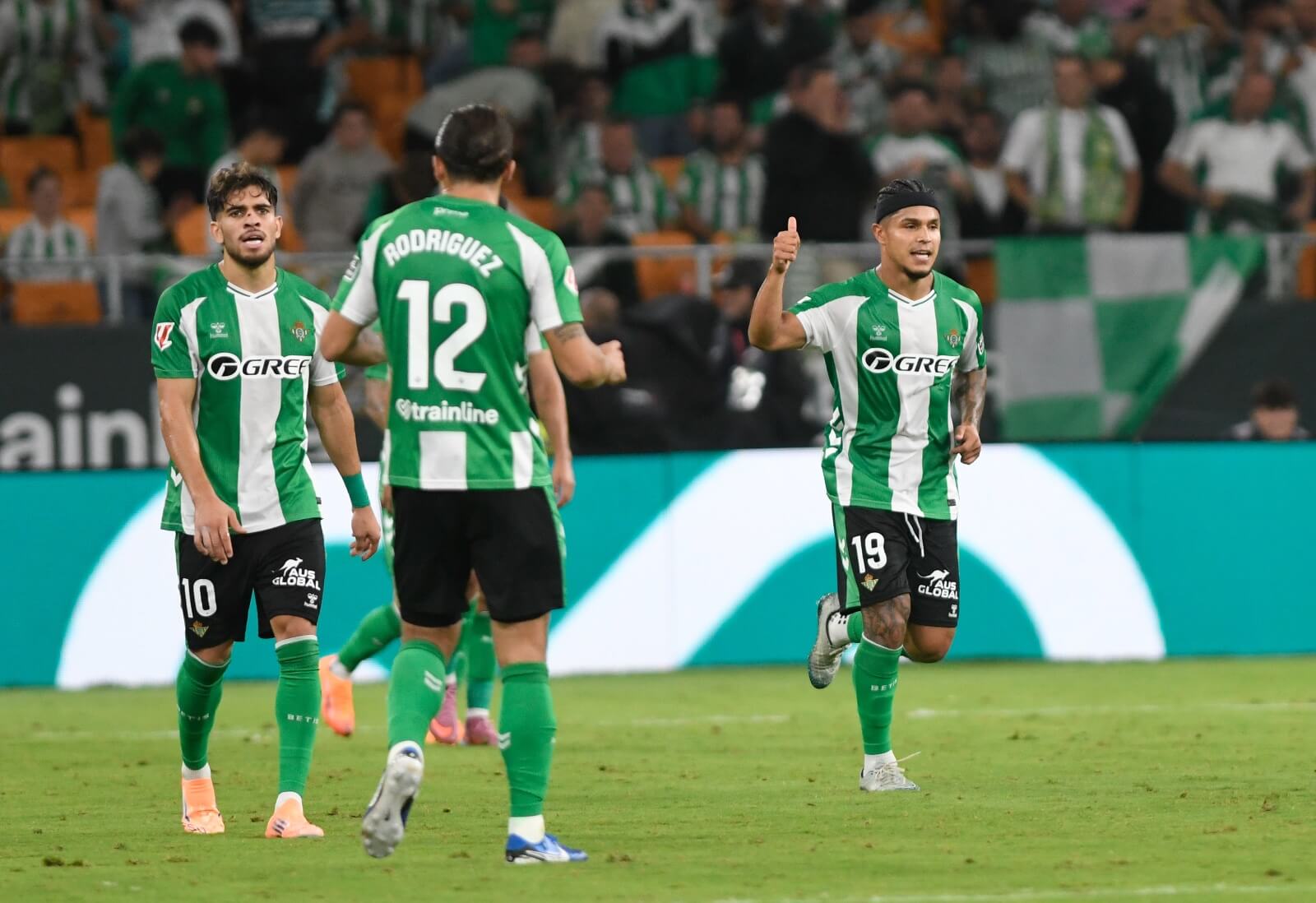 Cucho Hernández celebra su gol ante Osasuna (Foto: Kiko Hurtado)