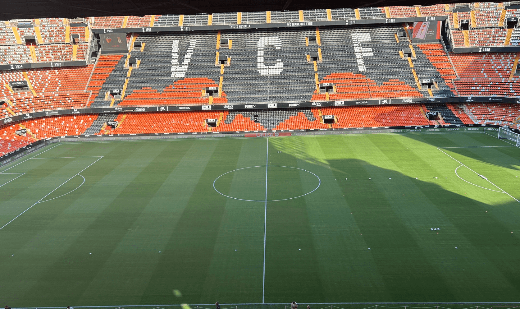 Luce el sol en Mestalla