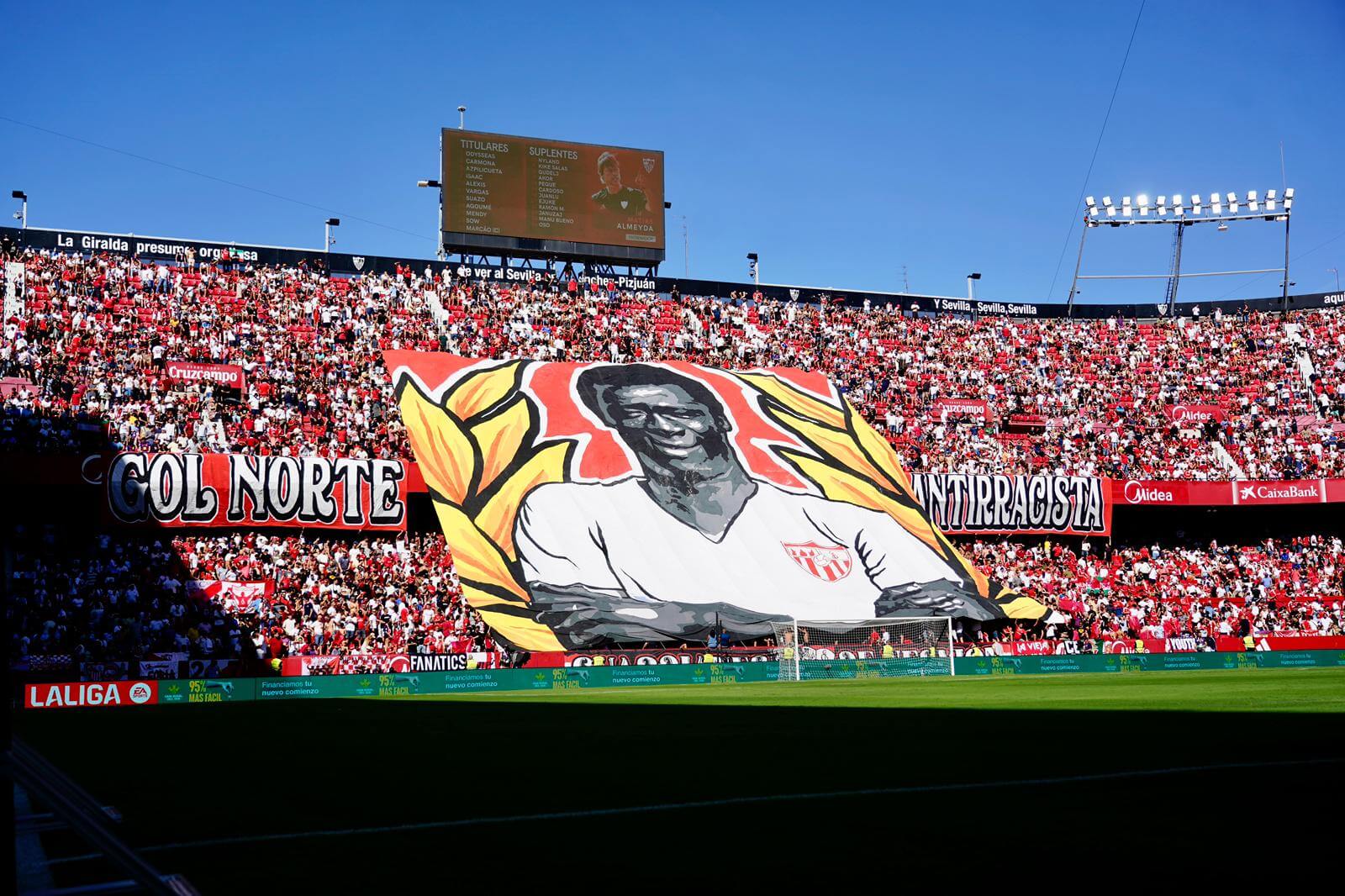 Tifo del Sevilla contra el Barça (Redes Sociales)