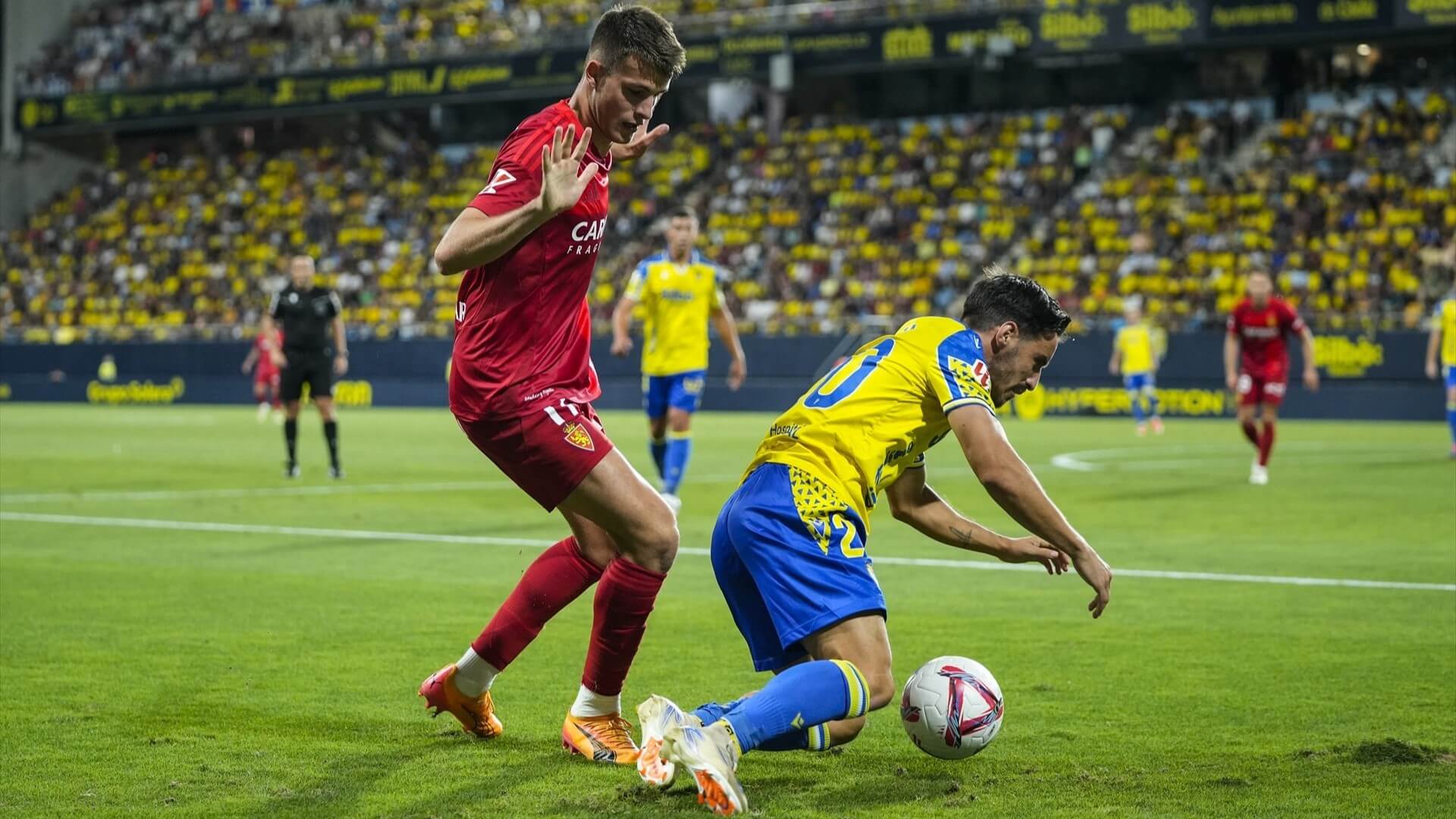 Samed Bazdar, con el Real Zaragoza (Foto: Europa Press).